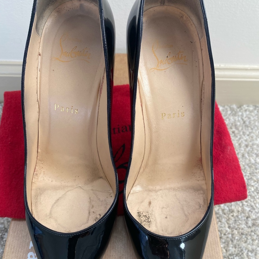 Louboutin Pigalle Follies - Black Patent Pumps 38.5 - Picture 5 of 10